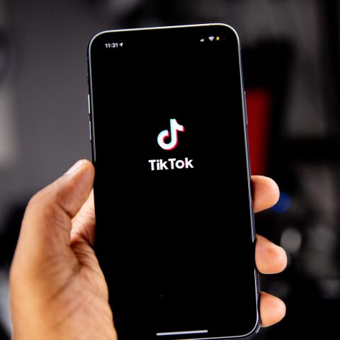 «Το TikTok μοιάζει με κοκαΐνη»: Πρόκειται για «χείμαρρο» που μπορεί να καταστρέψει το internet