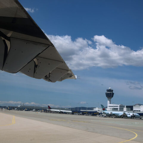  πτήση προς Ρόδο: Γυναίκα επιτέθηκε σε αεροσυνοδό- Δείτε βίντεο