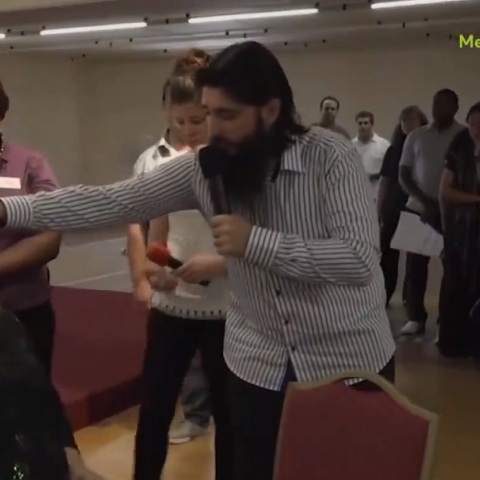 Οι εξορκιστές της Θεσσαλονίκης λένε ότι θεραπεύουν ακόμα και τον καρκίνο