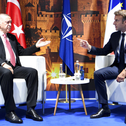 Κόντρα Γαλλίας – Τουρκίας: Επίθεση σε Μακρόν για τις δηλώσεις του περί «πολιτικών ισλαμιστών»