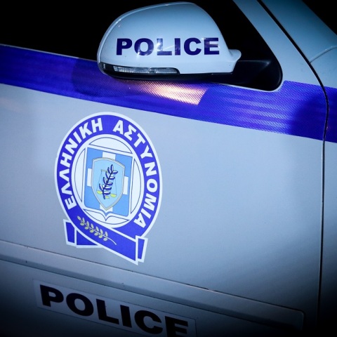 Kαβγάς ανάμεσα σε τουρίστες στη Χερσόνησο Κρήτης