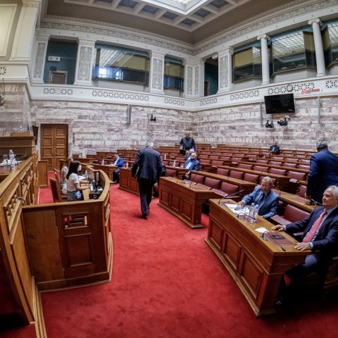 Παρακολουθήσεις: Συνεδριάζει η Επιτροπή Θεσμών και Διαφάνειας