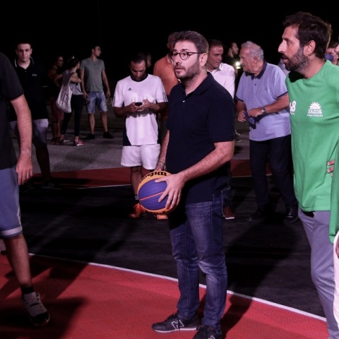 Νίκος Ανδρουλάκης: Ολοκληρώθηκε το χειρουργείο μετά τη ρήξη χιαστού