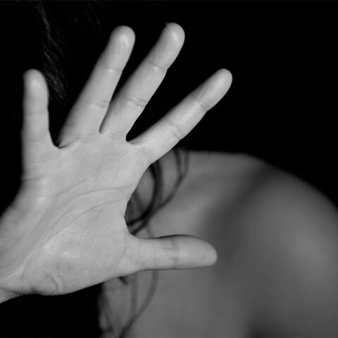 Βία - Κακοποίηση