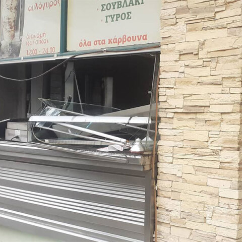 Δύο τραυματίες από έκρηξη φιάλης υγραερίου σε ψητοπωλείο στον Βόλο