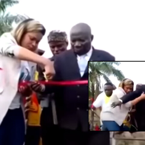 Τραγέλαφος στα εγκαίνια γέφυρας στο Κονγκό, η οποία κατέρρευσε μόλις κόπηκε η κορδέλα