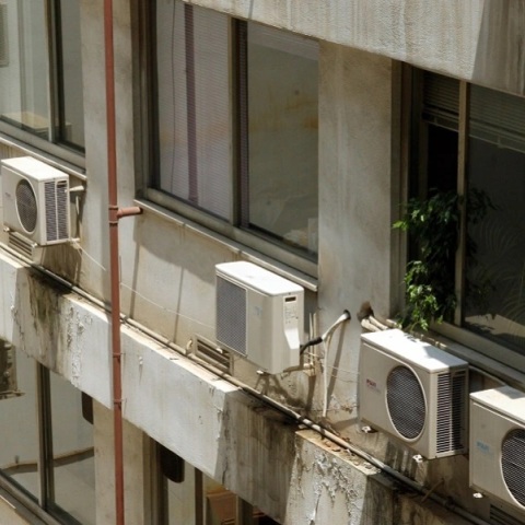 Σήμερα οι ανακοινώσεις για τα μέτρα εξοικονόμησης ενέργειας στο Δημόσιο