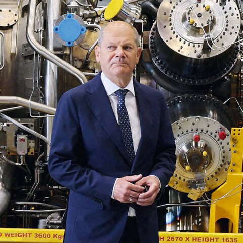 Σολτς: Η Μέρκελ φταίει για την ενεργειακή εξάρτηση της Γερμανίας στη Ρωσία