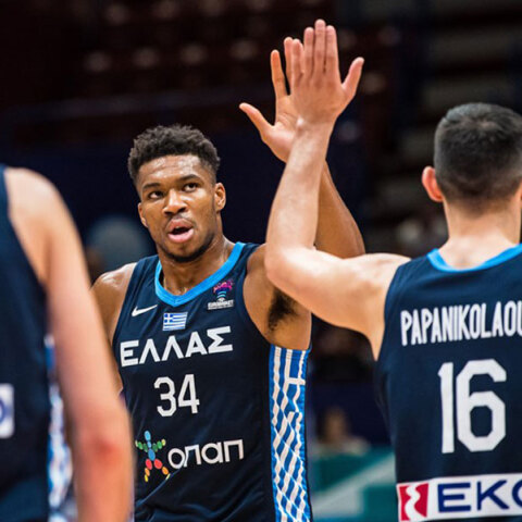Γιάννης Αντετοκούνμπο λαμπρός οδηγεί την Εθνική ομάδα στο Ευρωμπάσκετ 2022