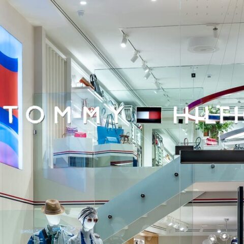 Εντυπωσιακή ανακαίνιση στο κατάστημα Tommy Hilfiger στη Γλυφάδα