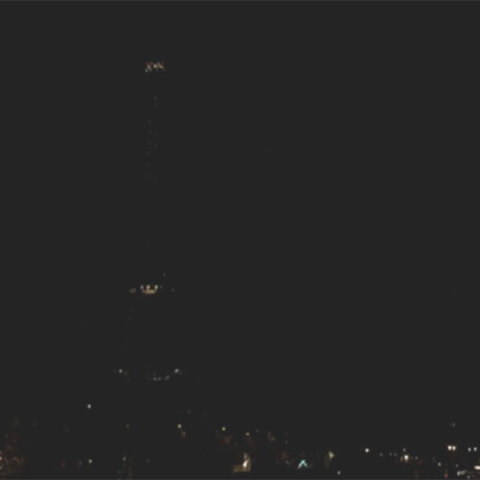 Έσβησαν τα φώτα στον Πύργο του Άιφελ για τον θάνατο της βασίλισσας Ελισάβετ