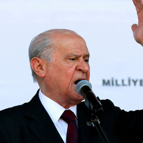 Μπαχτσελί: Αν οι Έλληνες επιθυμούν και πάλι να πέσουν στη θάλασσα, ας μας το πουν