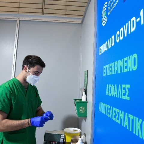 Την Τετάρτη 14 Σεπτεμβρίου οι πρώτοι εμβολιασμοί με τα επικαιροποιημένα εμβόλια για τον κορωνοϊό στην Ελλάδα