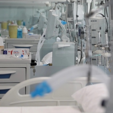 Πέθανε η γυναίκα που αποπειράθηκε να κάψε ο σύζυγός της