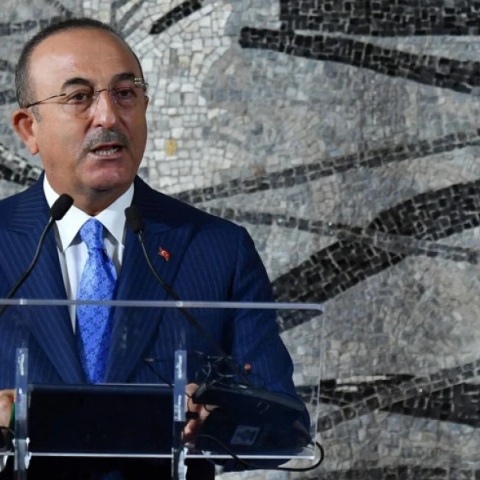 Ο Τσαβούσογλου ειρωνεύεται τους Ευρωπαίους: «Θα κρυώσουν, ο Θεός να τους βοηθήσει»