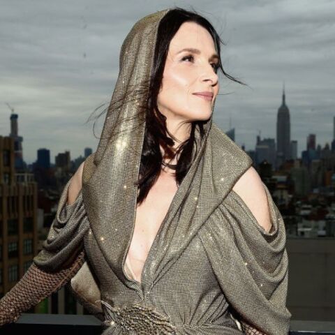 Ζιλιέτ Μπινός: Τι εξομολογήθηκε για το ερωτικό της παρελθόν η ηθοποιός, με αφορμή τη νέα της ταινία Both Sides of the Blade.