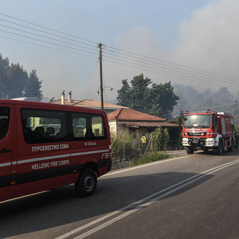 Φωτιά στην Ηλεία κοντά σε σπίτια