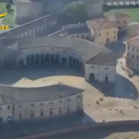 Καταστροφικές πλημμύρες στην Ιταλία, με περιοχές στα κεντρικά να «χάνονται» στις λάσπες