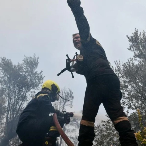 Πυρκαγιά στη Χαλκίδα κοντά σε σχολείο