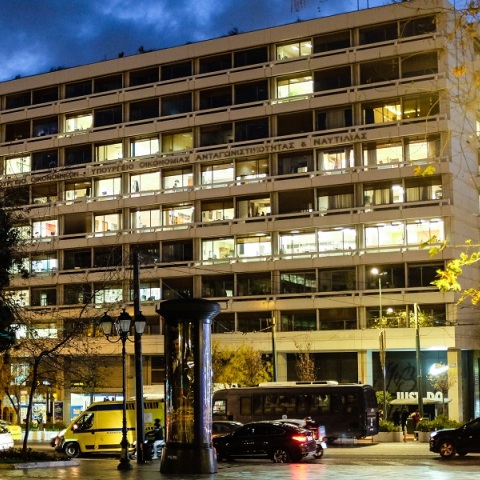 ΥΠΟΙΚ: 23,5 δισ. ευρώ το 2023 και μόνιμο δημοσιονομικό κόστος 10 δισ. ευρώ τα μέτρα Τσίπρα