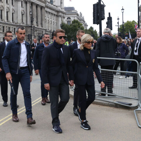 Emmanuel - Brigitte Macron: Στο κέντρο του Λονδίνου με look που συζητήθηκε