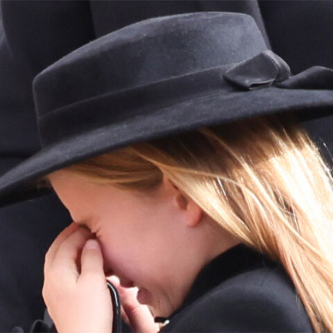 Κηδεία βασίλισσας Ελισάβετ: Η στιγμή που η 7χρονη πριγκίπισσα Σάρλοτ ξεσπά σε κλάματα 