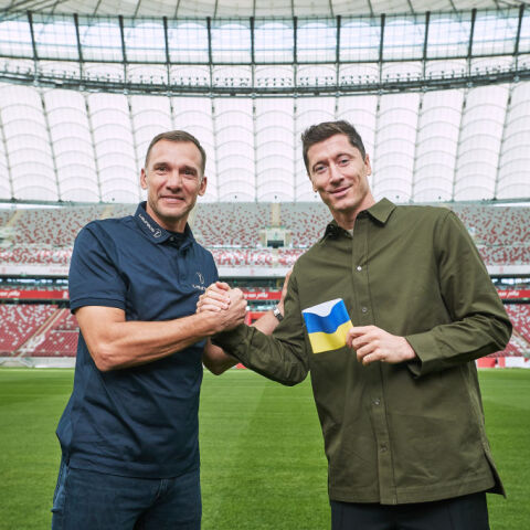 Σεβτσένκο: Έδωσε περιβραχιόνιο με τα χρώματα της Ουκρανίας στον Λεβαντόφσκι για το Κατάρ