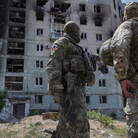 Αντιπερισπασμός από τη Μόσχα που απαντά με «δημοψήφισμα» στο Λουχάνσκ