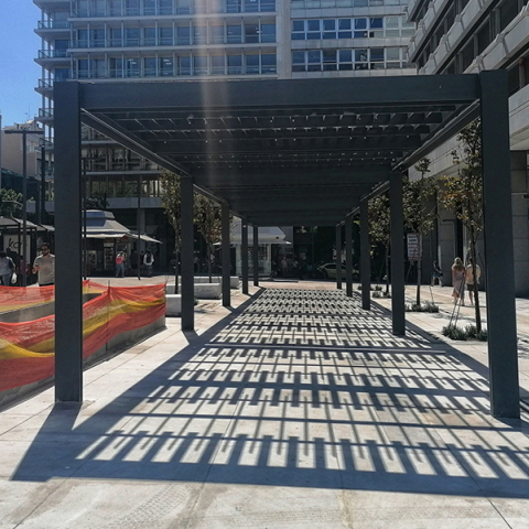 Πέργκολα στην πλατεία Συντάγματος