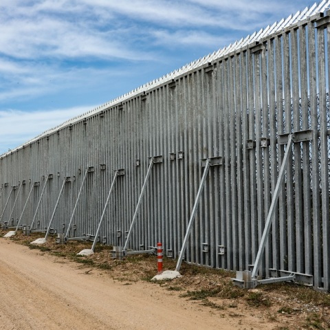 Θεοδωρικάκος: Χθες επιχείρησαν να περάσουν από Έβρο 1.500 «παράνομοι» μετανάστες