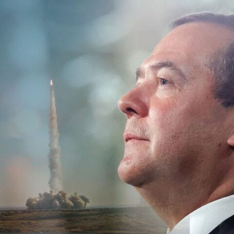 Ο Ντμίτρι Μεντβέντεφ δεν σταματά να απειλεί με πυρηνικά τη Δύση