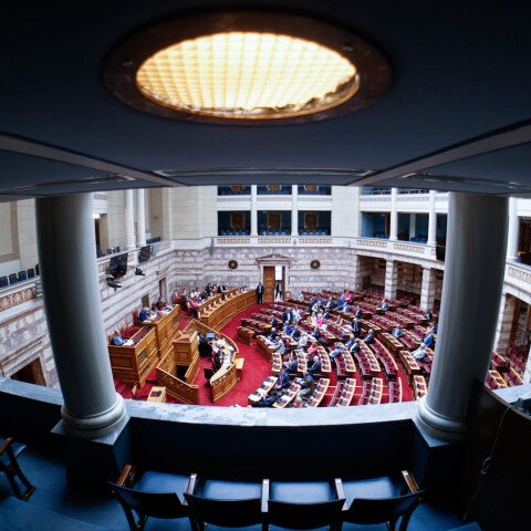 Δημοσκόπηση MRB: Στις 7,5 μονάδες η διαφορά της ΝΔ από τον ΣΥΡΙΖΑ