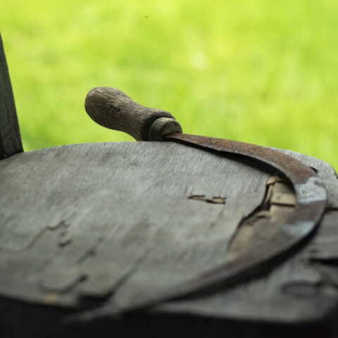 Δρεπάνι το όπλο της επίθεσης στην Πτολεμαΐδα