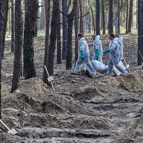 Ουκρανία: 436 σοροί έχουν εκταφεί στο Ιζιούμ