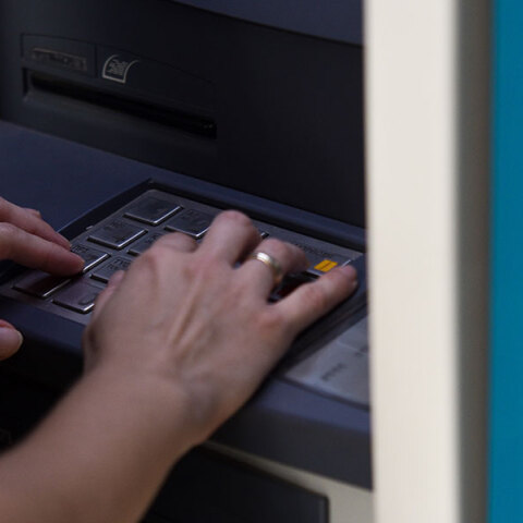 Δύο κακοποιοί στη Θεσσαλονίκη χρησιμοποίησαν τη μέθοδο Skimming για να παγιδεύσουν ΑΤΜ