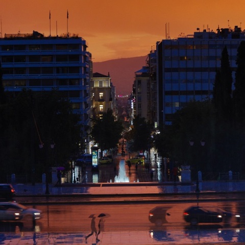 Επικίνδυνα καιρικά σκαμπανεβάσματα τον Οκτώβρη - Από ζέστη σε καταιγίδες