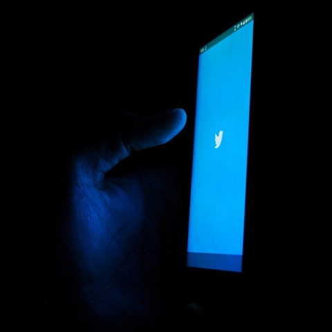 Μεγάλες εταιρίες «κόβουν» τις διαφημίσεις τους με το Twitter