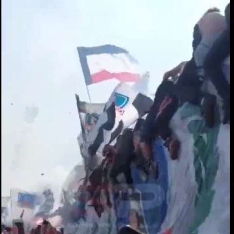 Τρομακτικές εικόνες στο «Μονουμεντάλ» - Κατέρρευσε κερκίδα γεμάτη οπαδούς (videos)