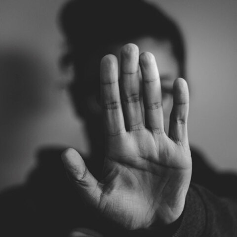 Βία - Κακοποίηση