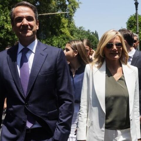 Εκτάκτως στο Λονδίνο ο Κυρ. Μητσοτάκης – Επιδεινώθηκε η υγεία του πατέρα της συζύγου του