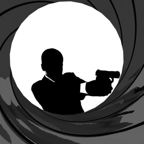 Ο παραγωγός του Τζέιμς Μποντ προδίδει την ηλικία του νέου 007