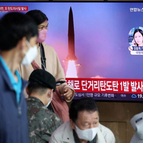 Βόρεια Κορέα: Εκτόξευση βαλλιστικού πυραύλου – Πέρασε πάνω από την Ιαπωνία