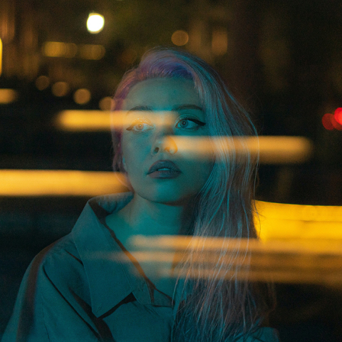 Ένα κορίτσι. 