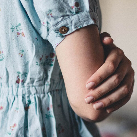 53χρονος βίαζε 12χρονη στον Κολωνό και την εξέδιδε για 50 ευρώ