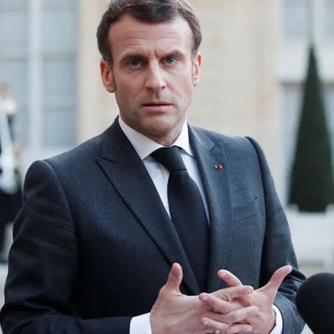 Ο Μακρόν υποσχέθηκε ενίσχυση της στρατιωτικής βοήθειας στην Ουκρανία