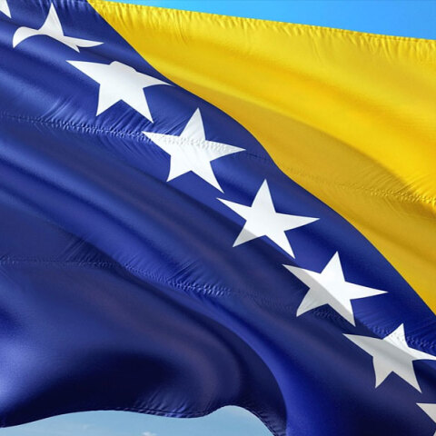 Η Κομισιόν προτείνει τη Βοσνία για ένταξη στην Ευρωπαϊκή Ένωση