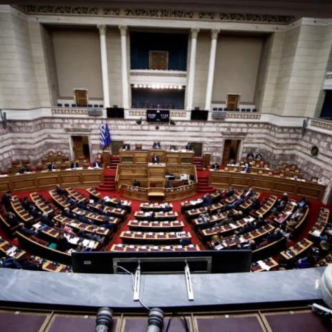 Ρωσικά χρήματα σε δυο ελληνικά κόμματα - «Κινήσεις» από συγγενικά πρόσωπα αρχηγού