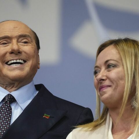 Ιταλία: «Δεν είμαι εκβιάσιμη» απαντά η Τζόρτζια Μελόνι στον Σίλβιο Μπερλουσκόνι	
