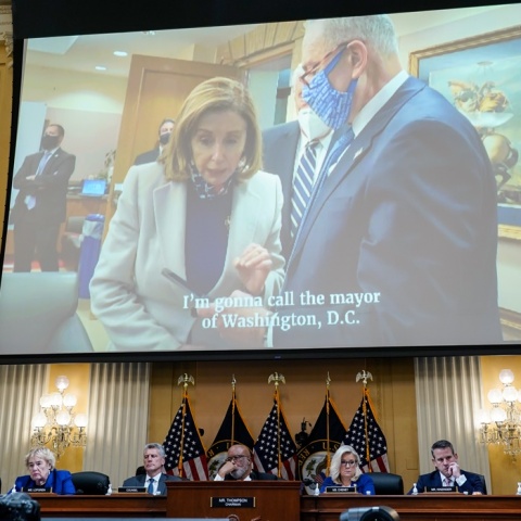 Η Νάνσι Πελόζι στο νέο οπτικό υλικό από την εισβολή στο Καπιτώλιο