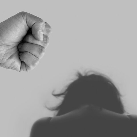 Βία - Κακοποίηση